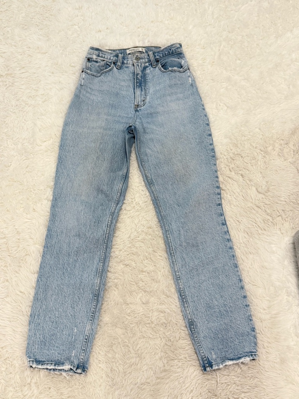 Abercrombie Curve Love Ultra High Rise 90s Straight Jeans
